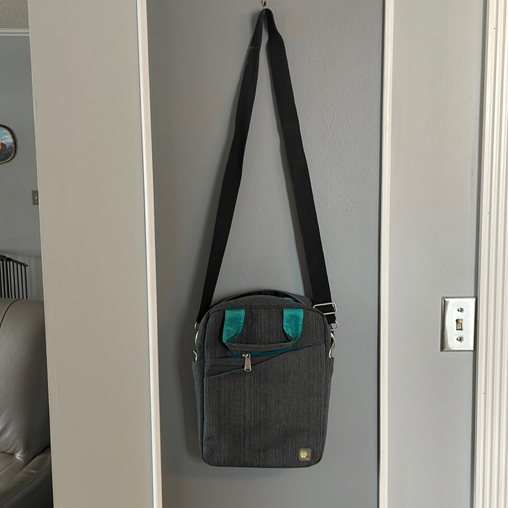 Tablet or laptop bag